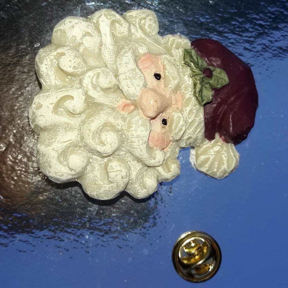 Santa Pin Lapel Pin Santa Clause Vintage Holiday Christmas Gift